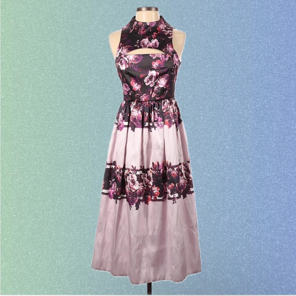 True Violet size 6 silky purple lavender floral formal gown dress